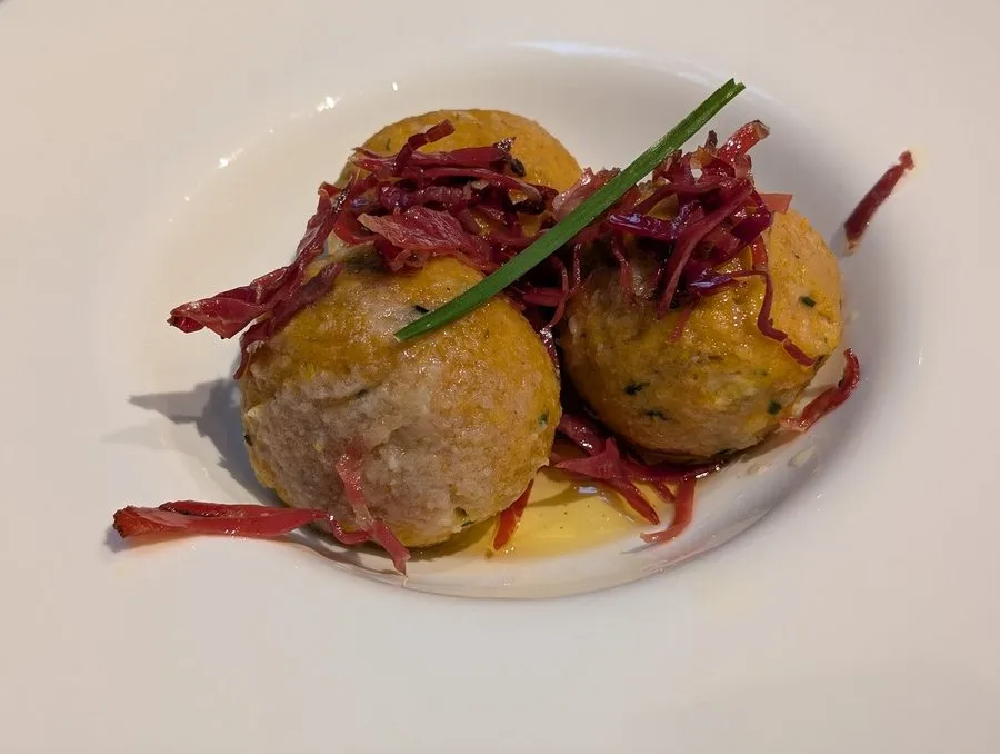 Canederli con cavolo rosso del ristorante Il Cantuccio
